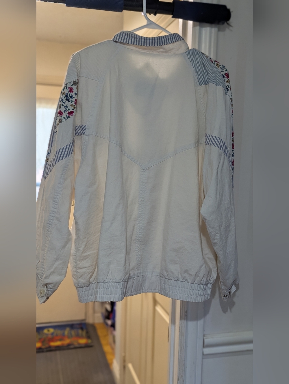 Vintage Women's Cream Floral-Accent Button Front Jacket - Picture 2 of 2